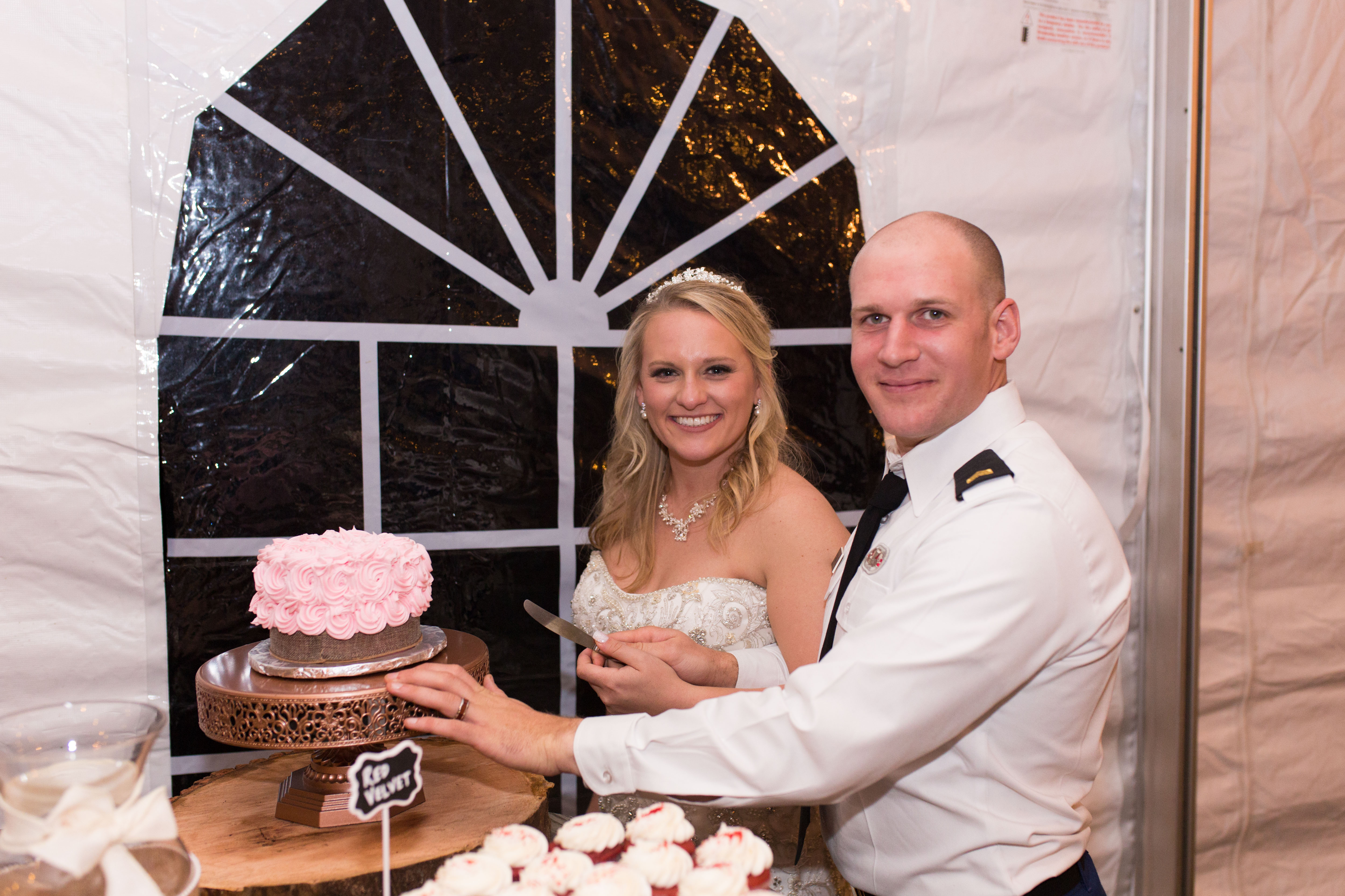 cake cutting at wedding